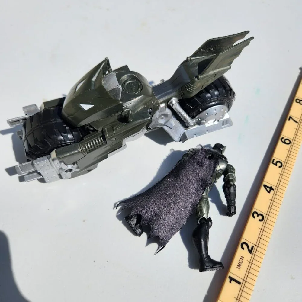 DC Comics Batman Batcycle Batmobile with Action Figure Motorcycle Action Figure